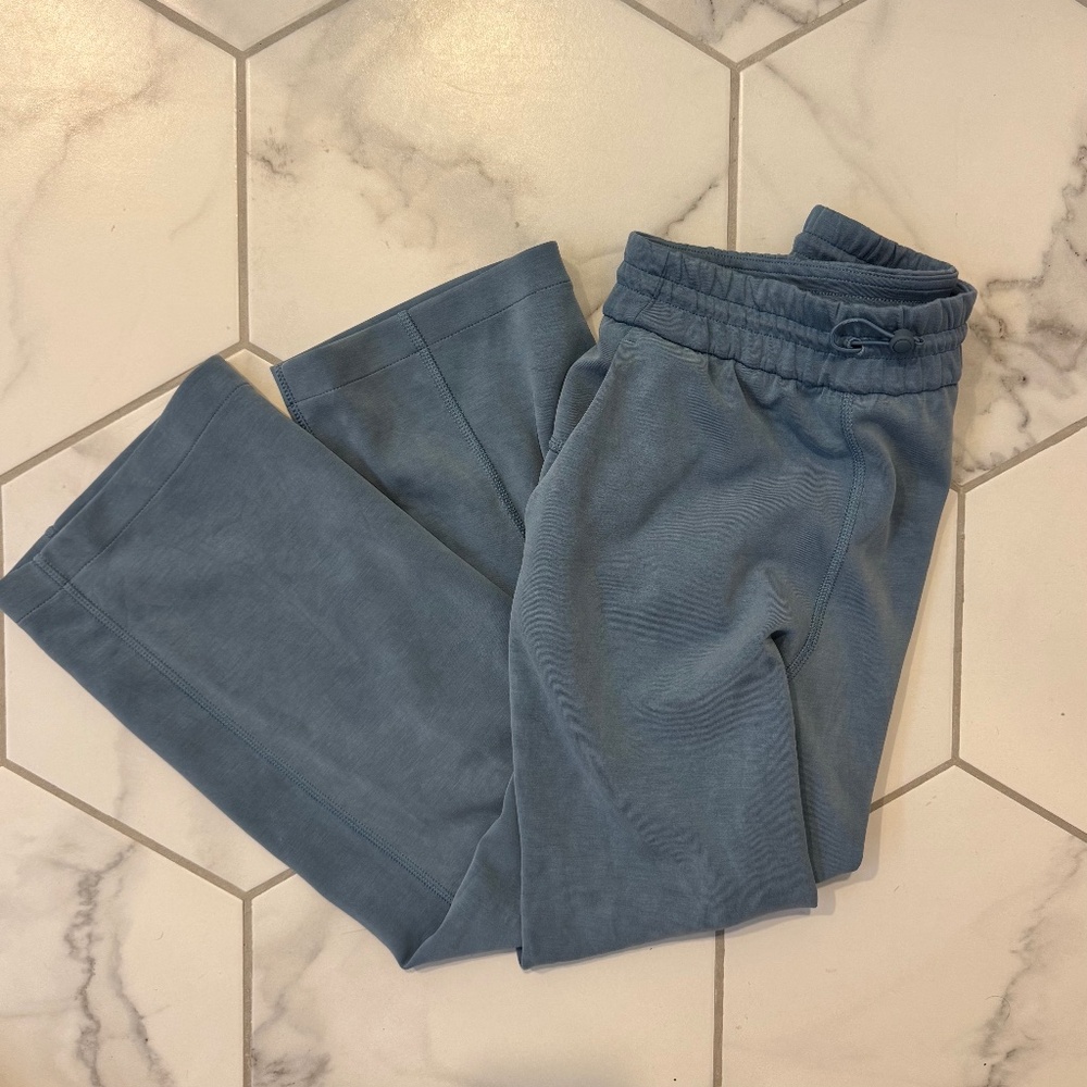 Lululemon Softstreme High-Rise Straight-Leg Cropped Pant | Utility Blue | 4